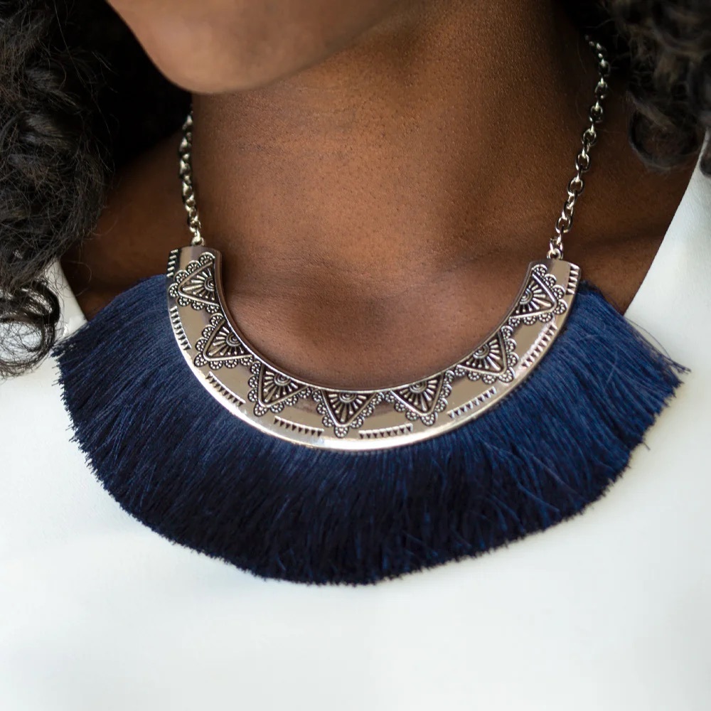 Mane blue necklace and earrings -paparazzi 80b